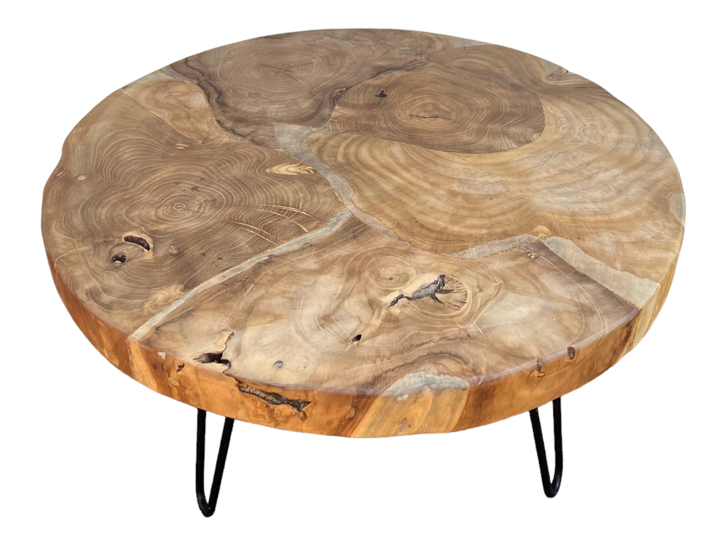 Runder Beistelltisch aus Holz und Metall: Natürlicher Stil trifft auf modernes Design
