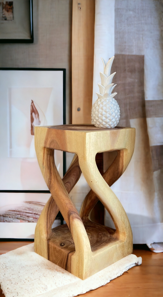 Holz Beistelltisch - Holzhocker Couchtisch - Handgefertigt - Gedreht aus hellen massivem Suarholz - 50x28x28 cm